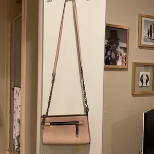 Marc Jacob’s small baby pink cross body purse